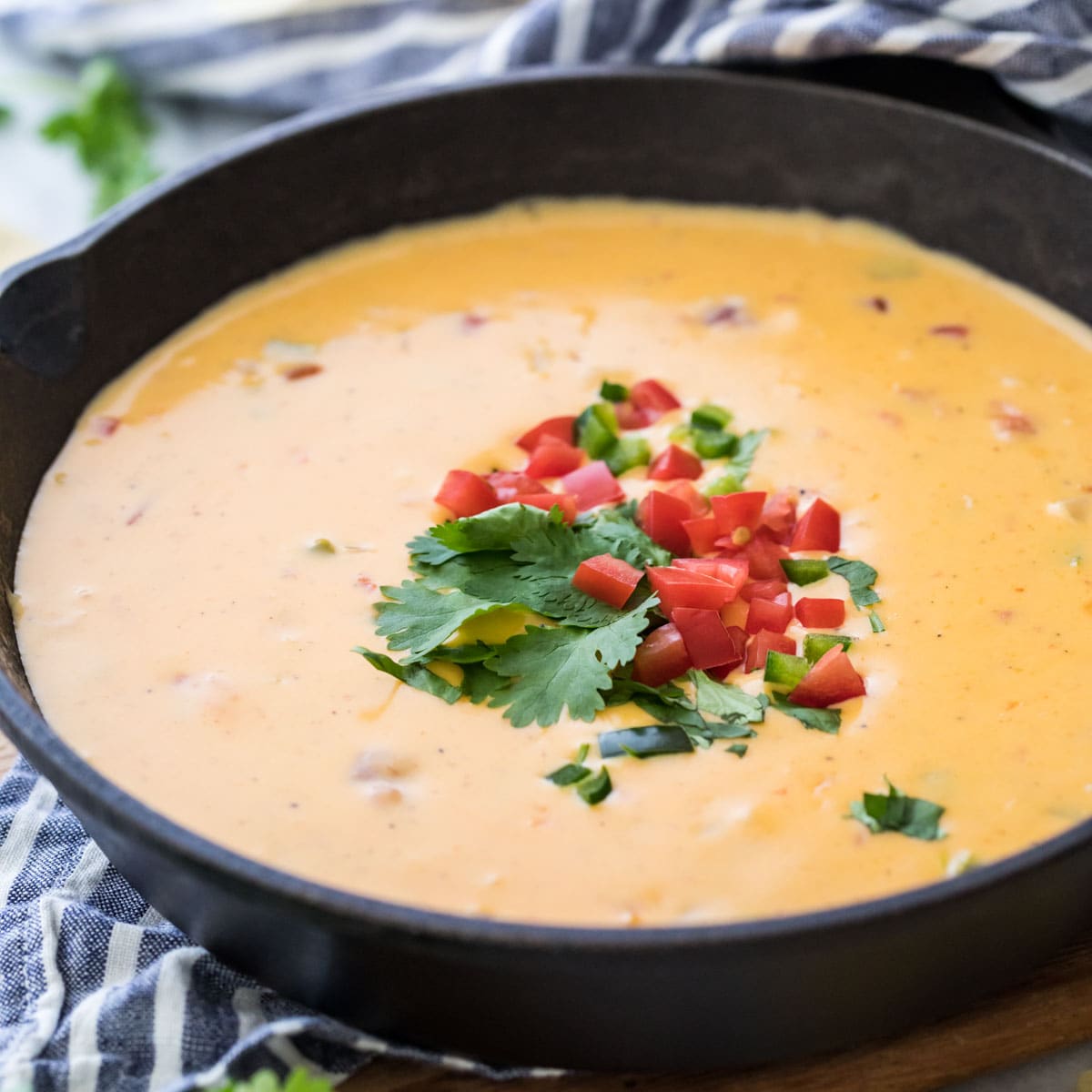 Unlock the Perfect Queso: Quick, Easy, and Crowd-Pleasing Recipe